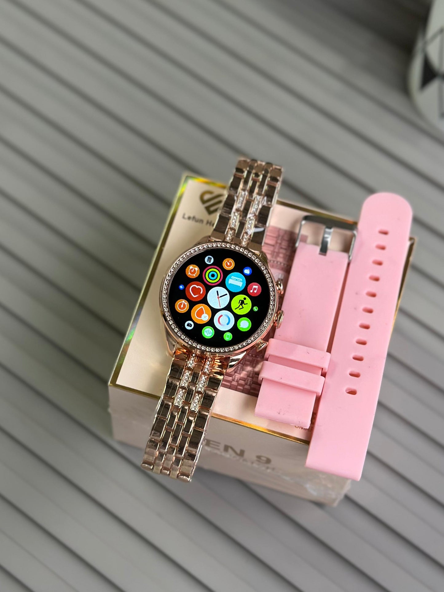 FOSSIL GEN 9 Diamond Strap Edition With Wireless Charging