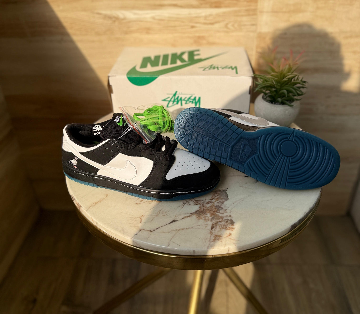 NIKE SB DUNK NYC PIGEON PANDA