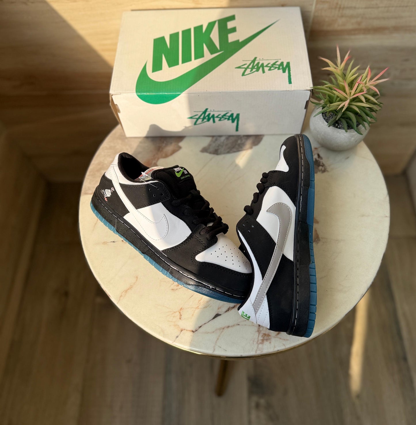 NIKE SB DUNK NYC PIGEON PANDA