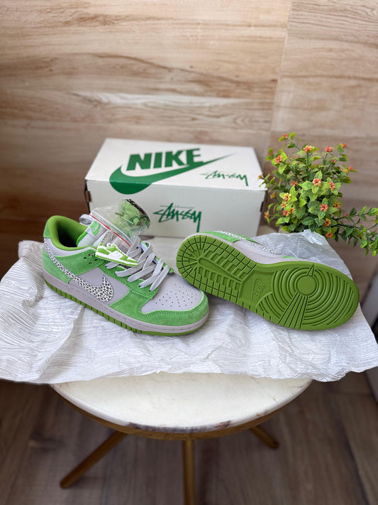 NIKE SB DUNK CHLOROPHYLL 2025